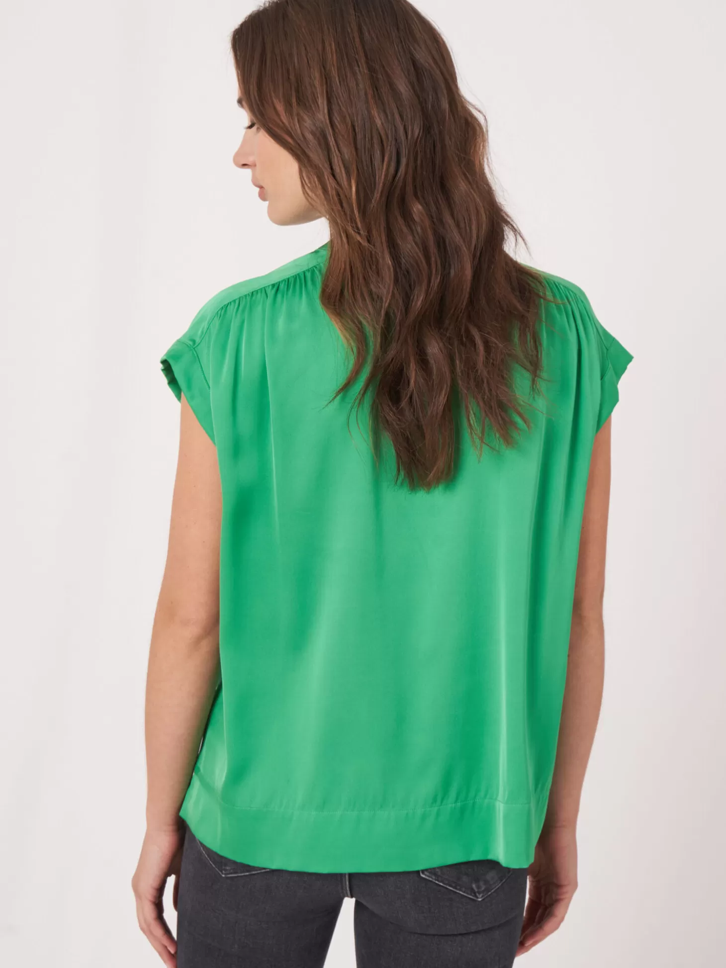 REPEAT cashmere Blouse Oversize En Soie A Boutons Basil Best