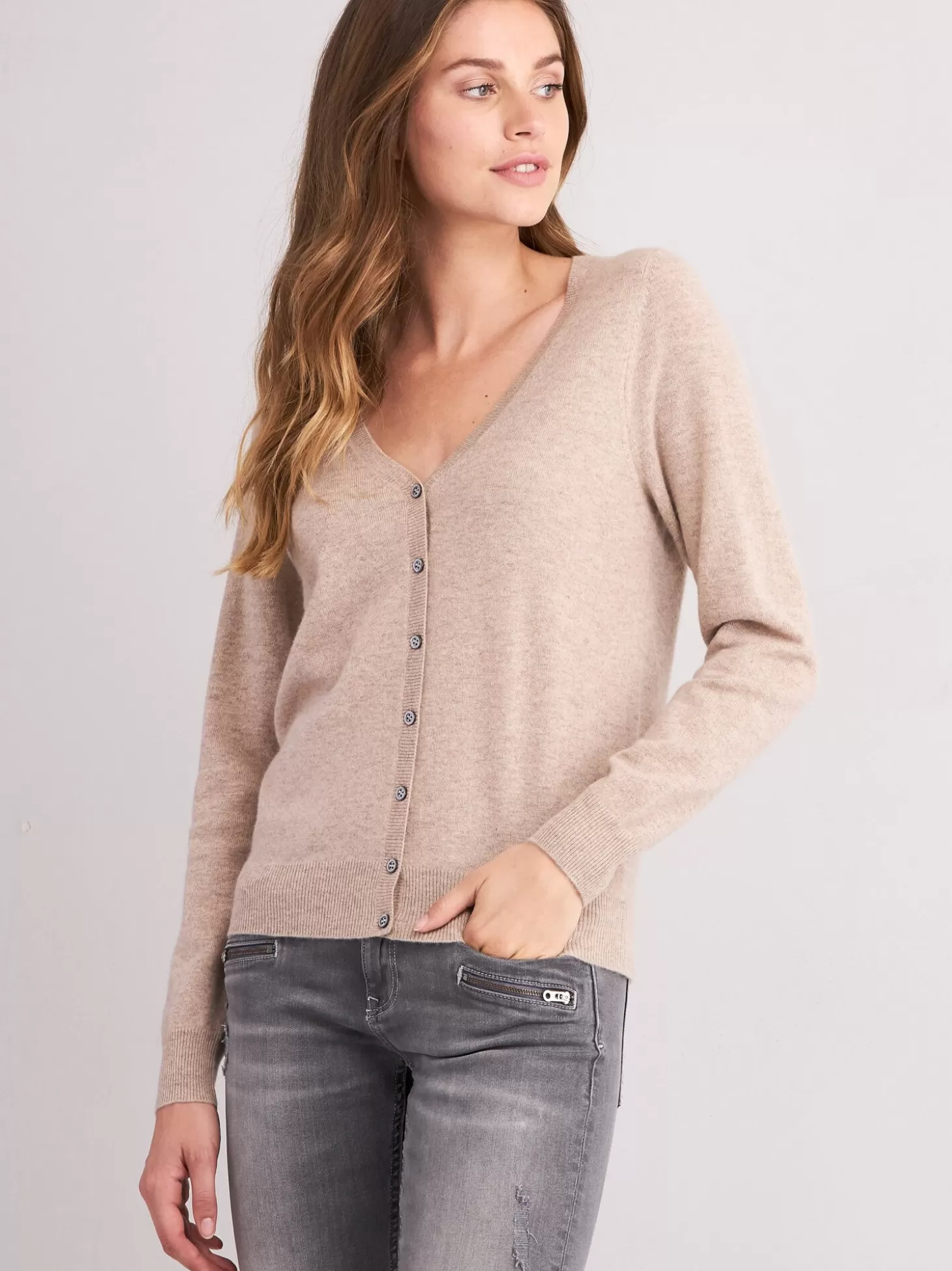 REPEAT cashmere Cardigan Classique A Col V Sand Store