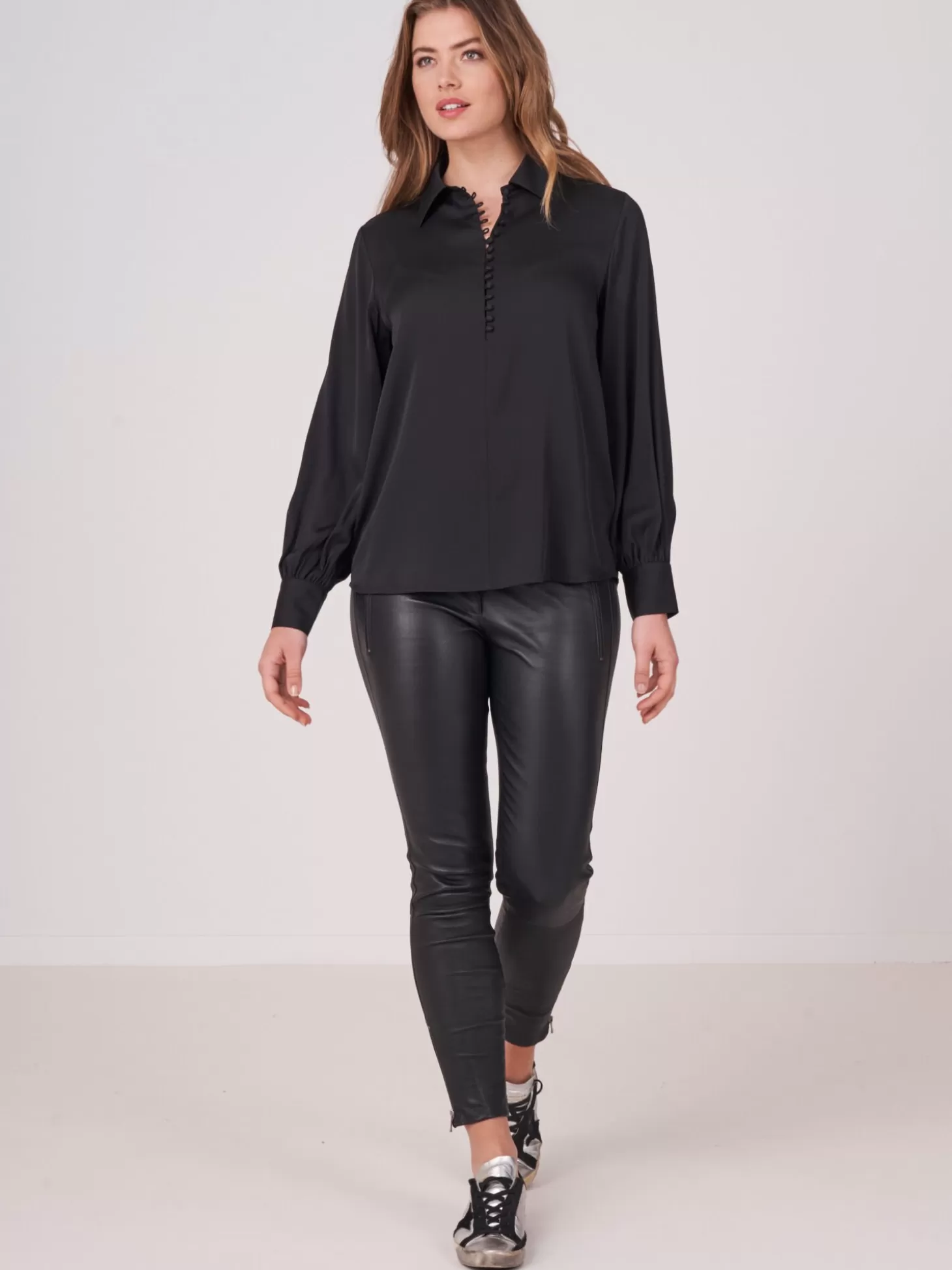 REPEAT cashmere Chemise En Soie Avec Fermeture A Boutons Recouverts De Tissus Black Flash Sale