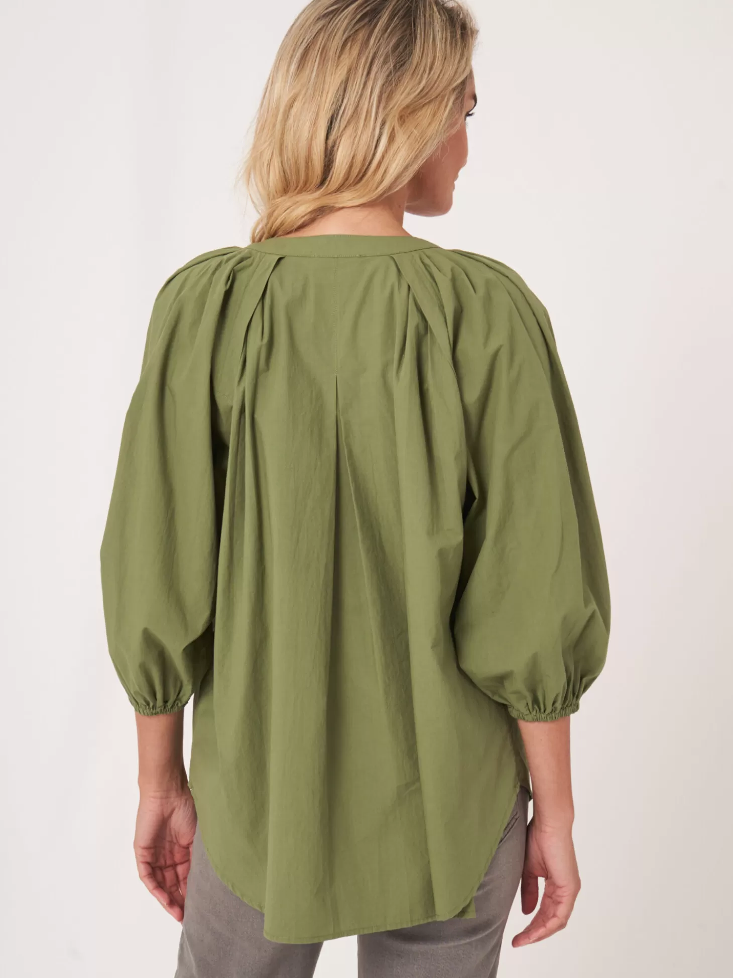 REPEAT cashmere Chemisier Ample En Coton Avec Manches 3/4 Raglan Bouffantes Matcha Best Sale