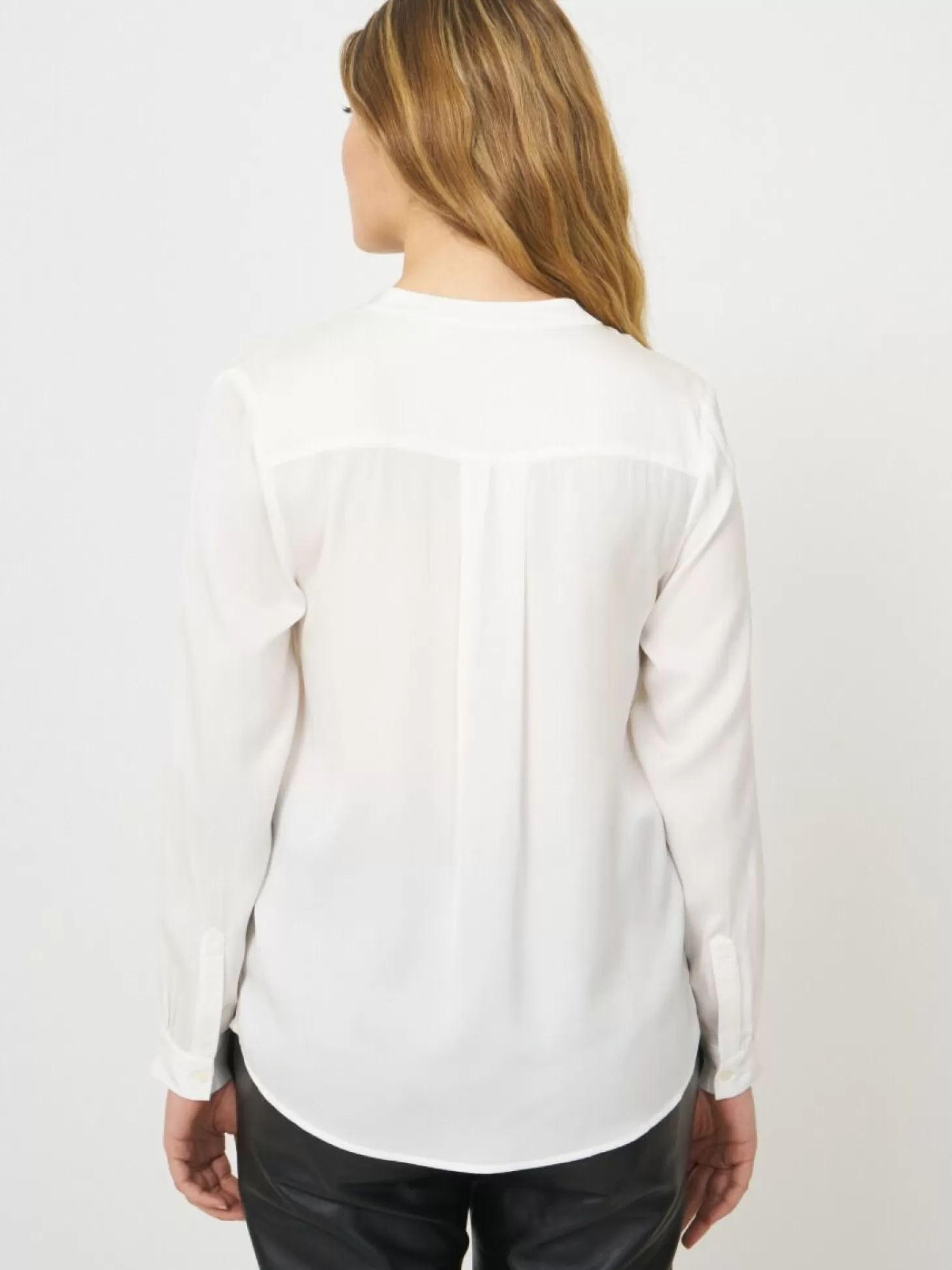 REPEAT cashmere Chemisier En Soie Avec Col Mandarin Cream Best Sale