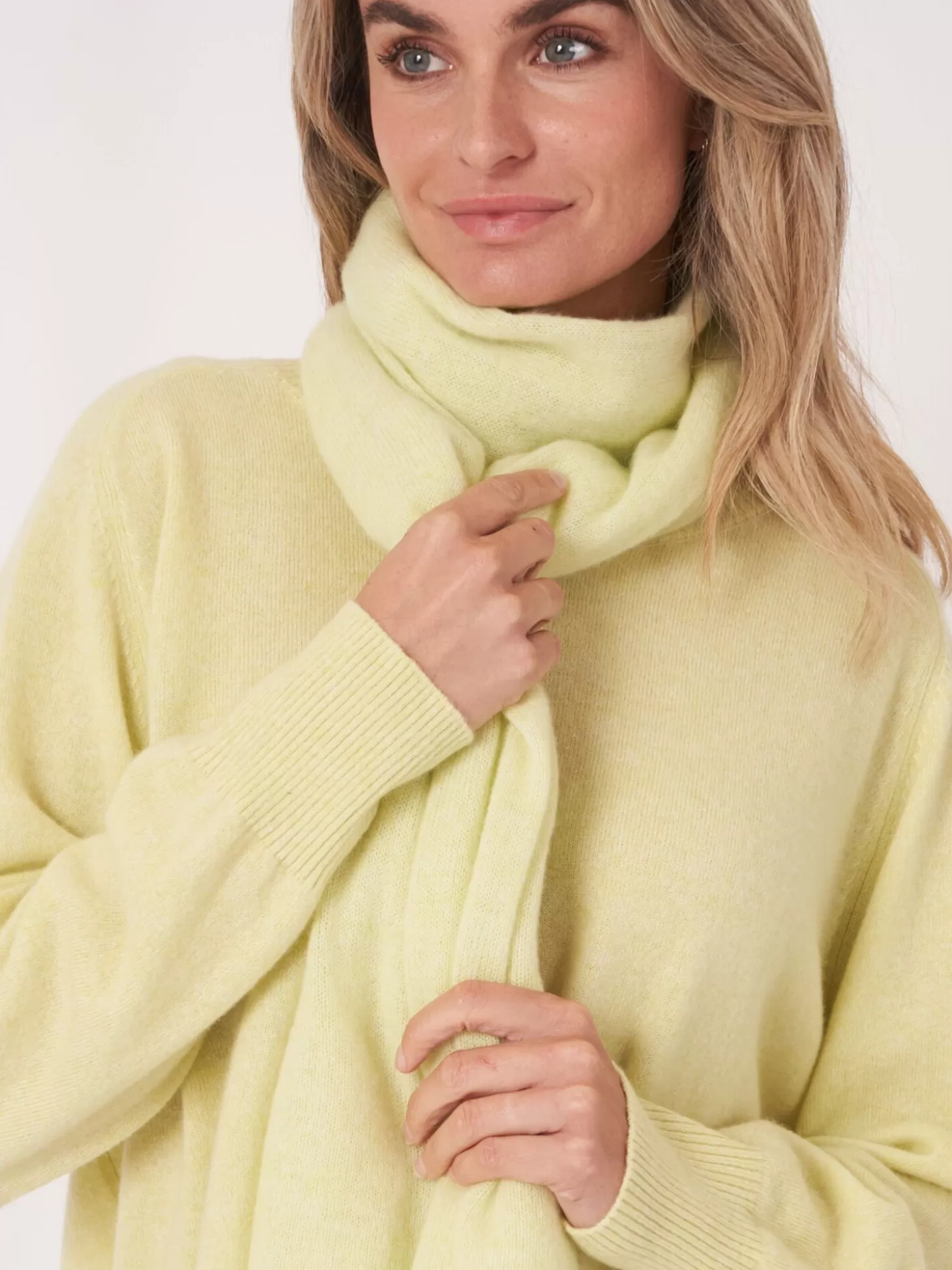 REPEAT cashmere Echarpe Classique En Cachemire Biologique Soda Hot