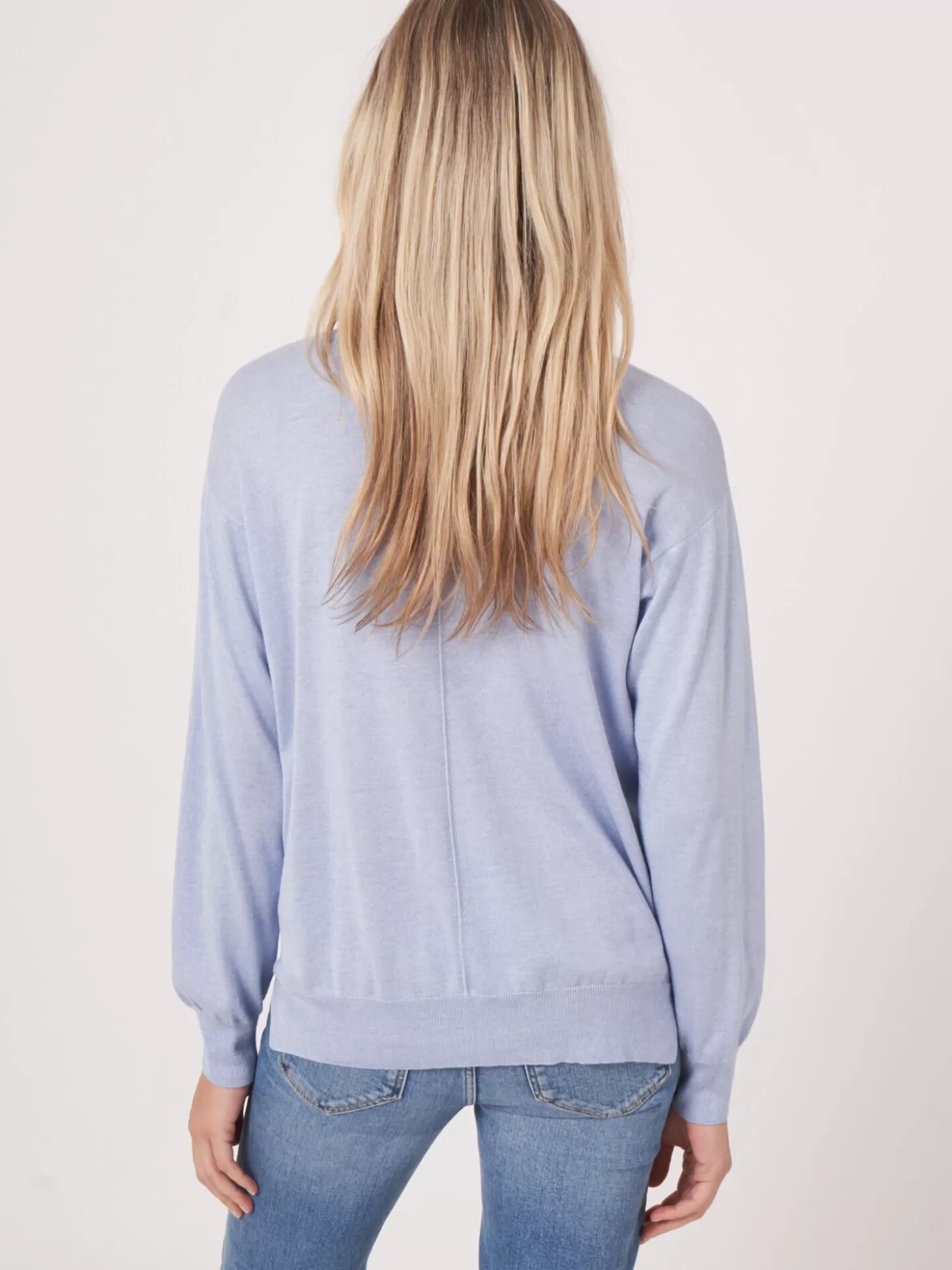 REPEAT cashmere Pull A Col En V En Cachemire Et Soie Melanges Sky Outlet