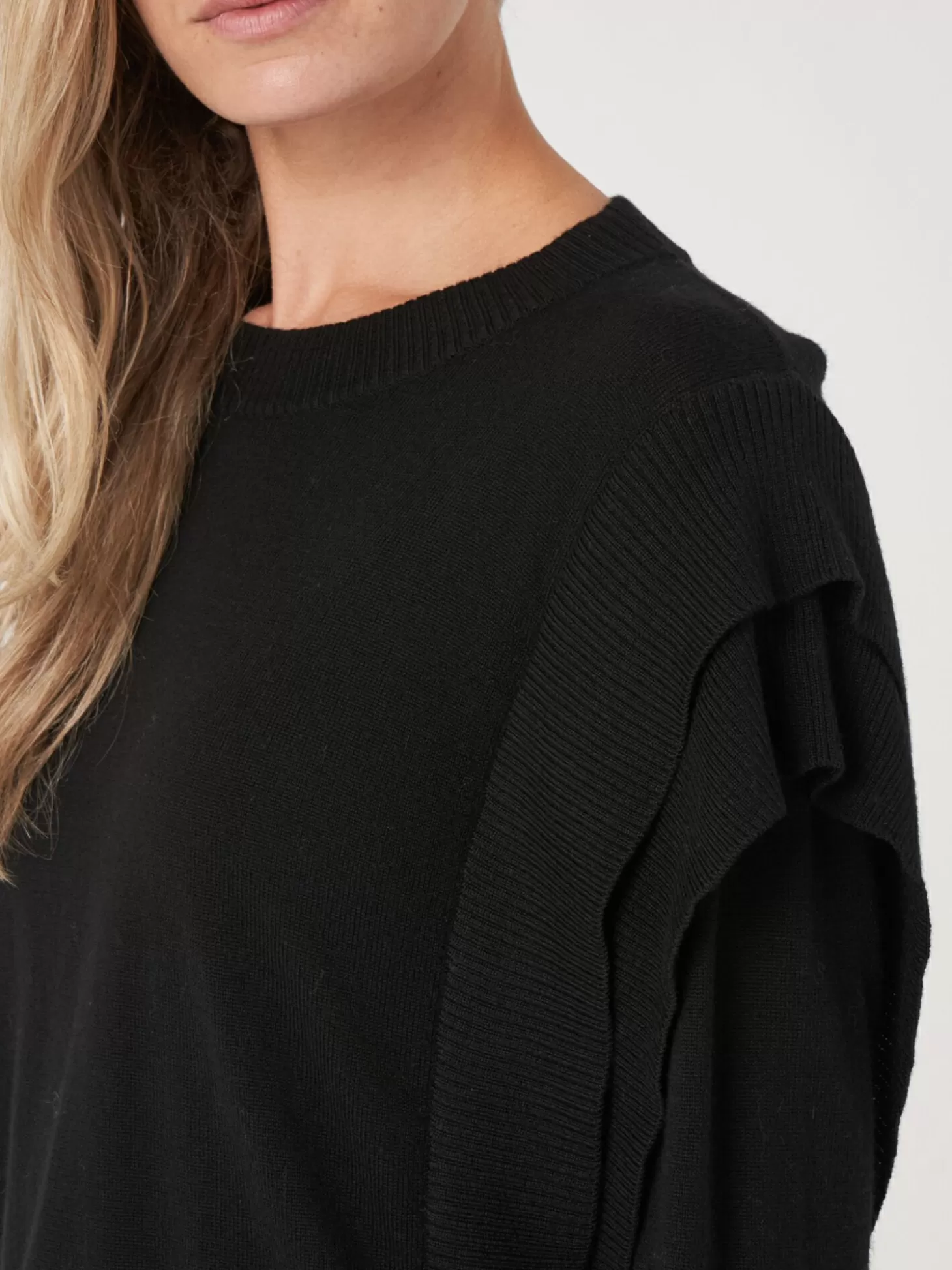REPEAT cashmere Pull Court En Laine Merinos Avec Details Sur Les Epaules Black Outlet