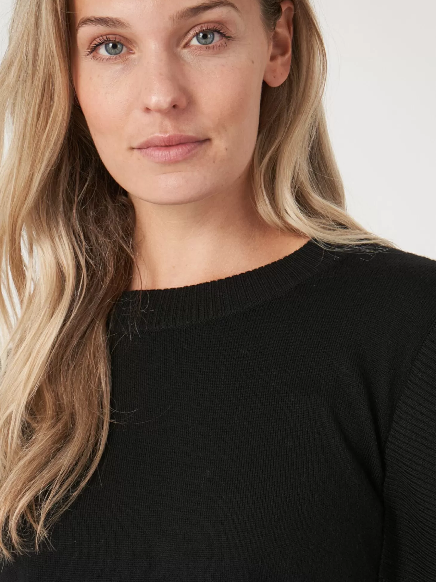 REPEAT cashmere Pull Court En Laine Merinos Avec Details Sur Les Epaules Black Outlet