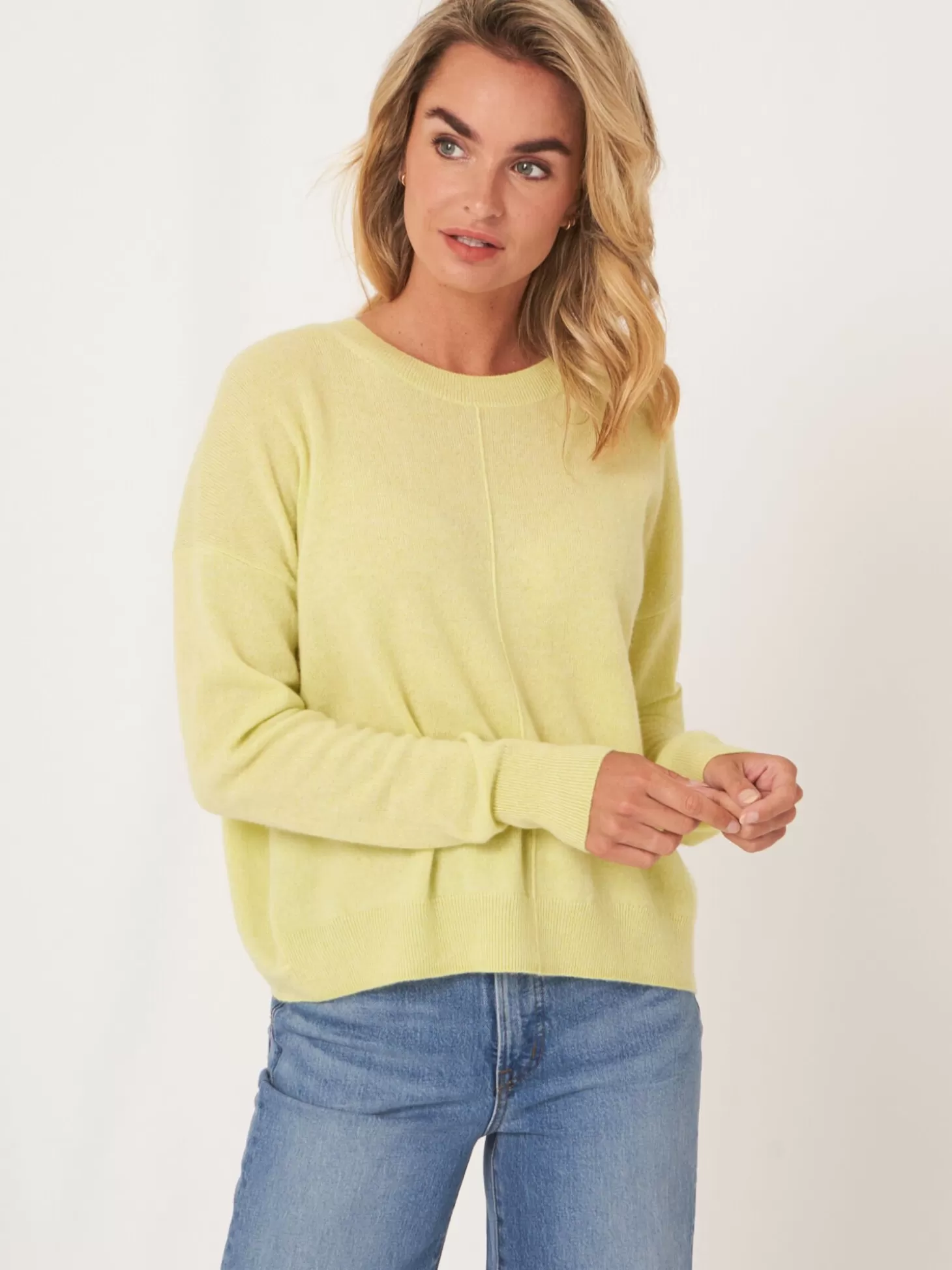 REPEAT cashmere Pull Decontracte Avec Dos Boutonne En Cachemire Biologique Soda Shop