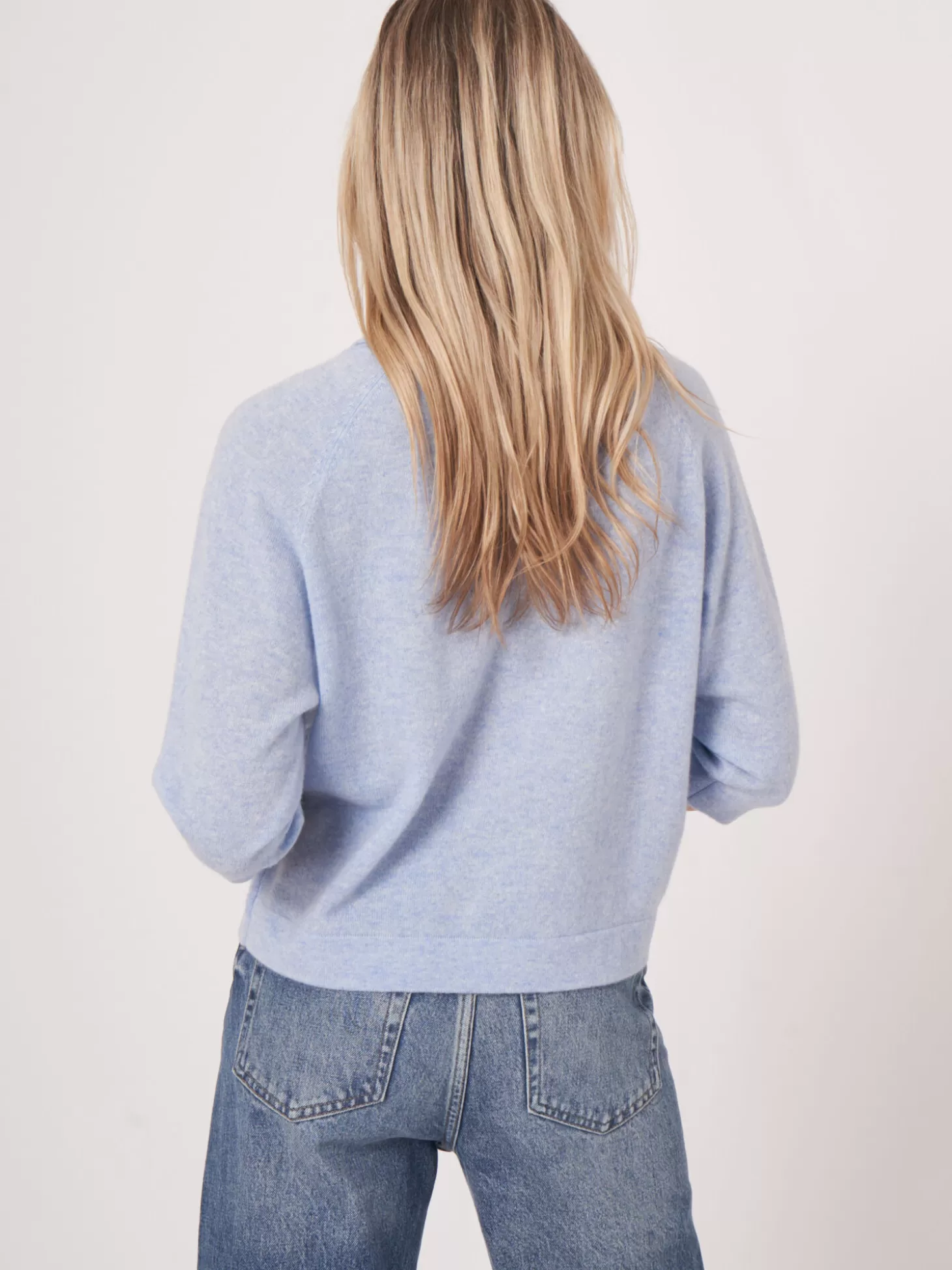 REPEAT cashmere Pull En Cachemire Biologique A Manches 3/4 Raglan Sky Discount