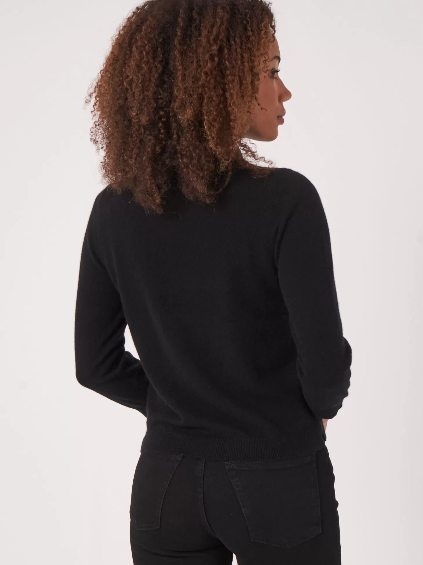 REPEAT cashmere Pull En Cachemire Biologique Avec Col Polo Et Poches Sur Le Devant Black Hot