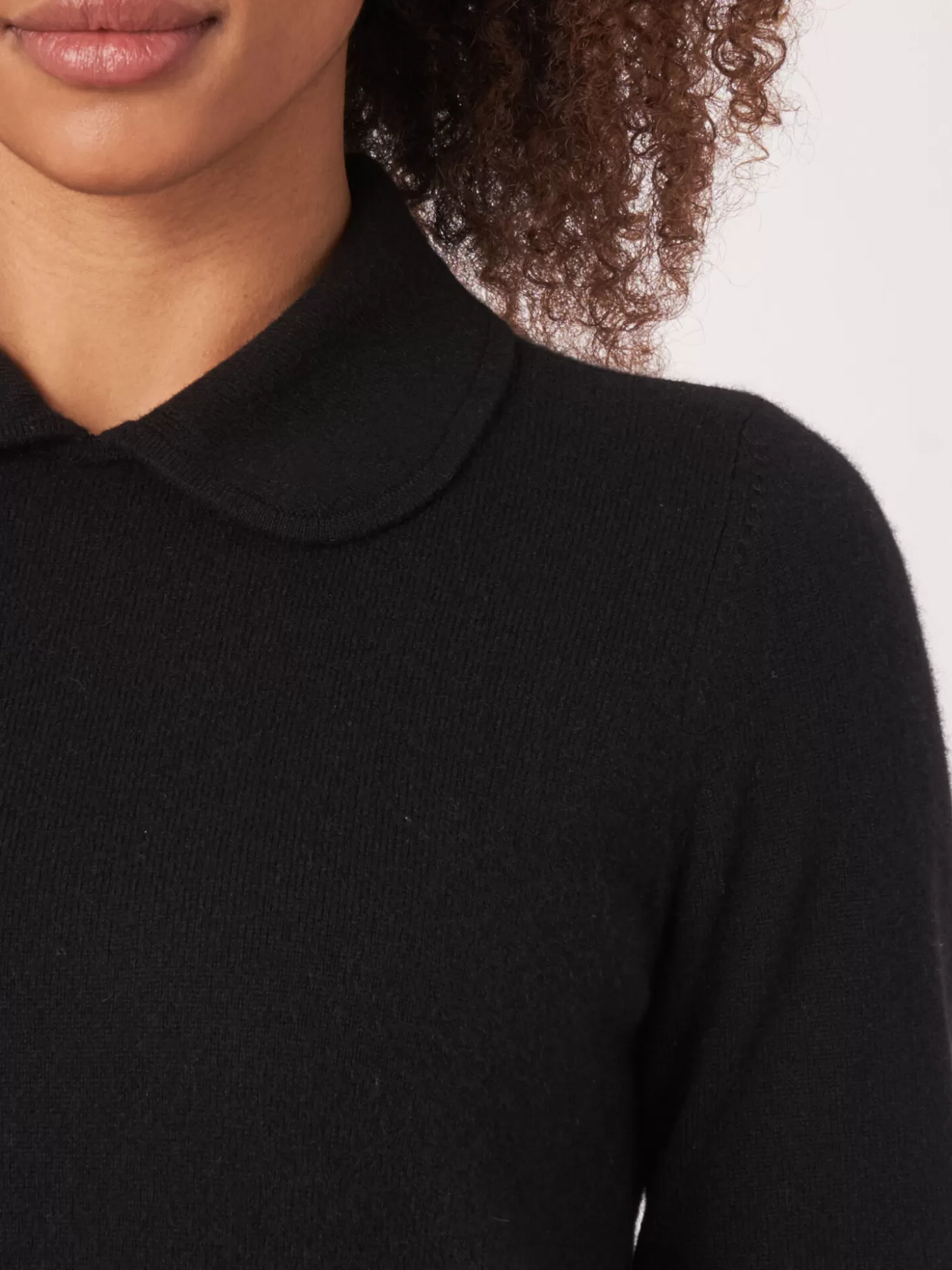 REPEAT cashmere Pull En Cachemire Biologique Avec Col Polo Et Poches Sur Le Devant Black Hot