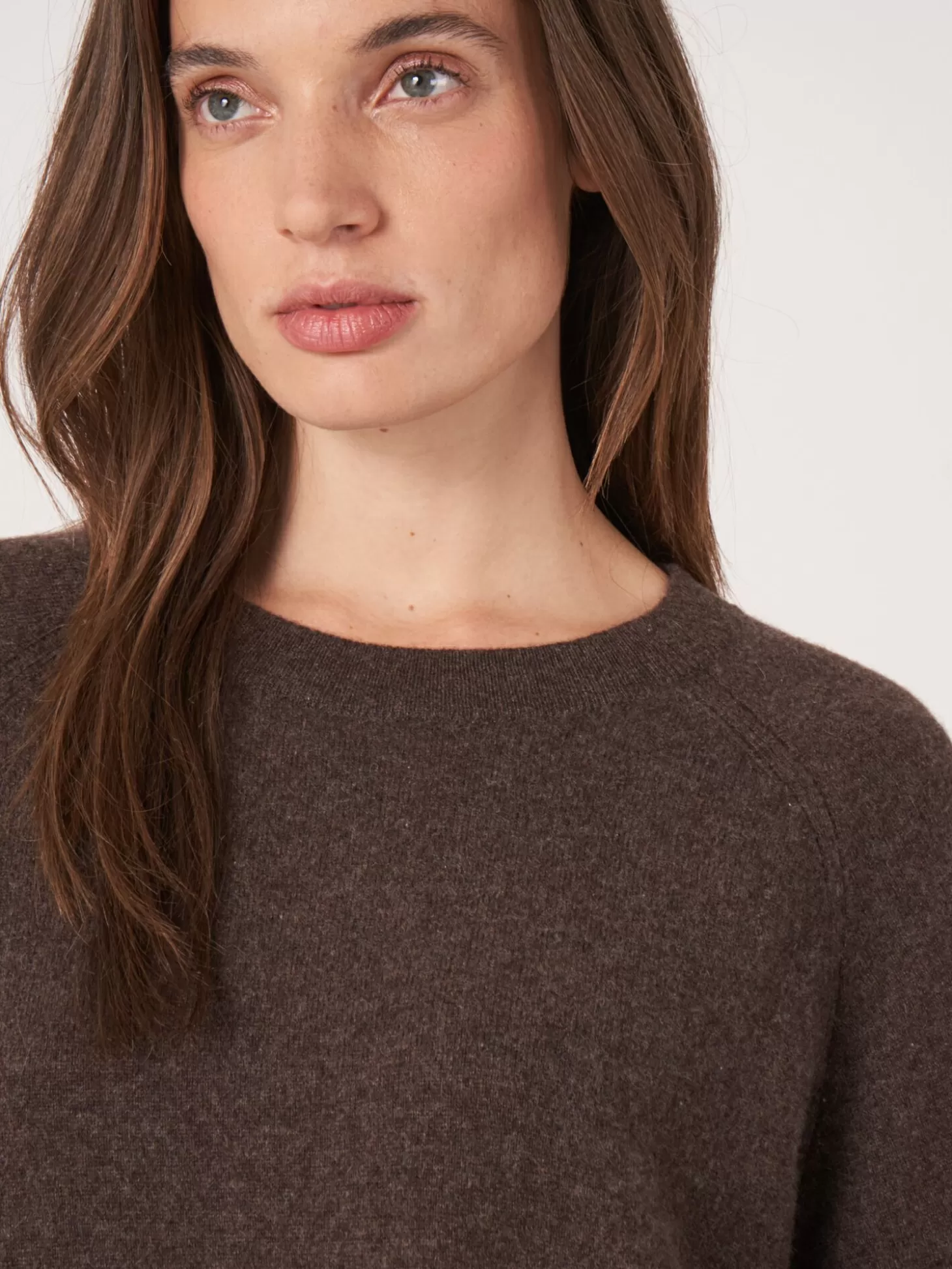 REPEAT cashmere Pull Raglan En Cachemire Avec Ourlet Cotele Et Fente Laterale Chocolate Flash Sale
