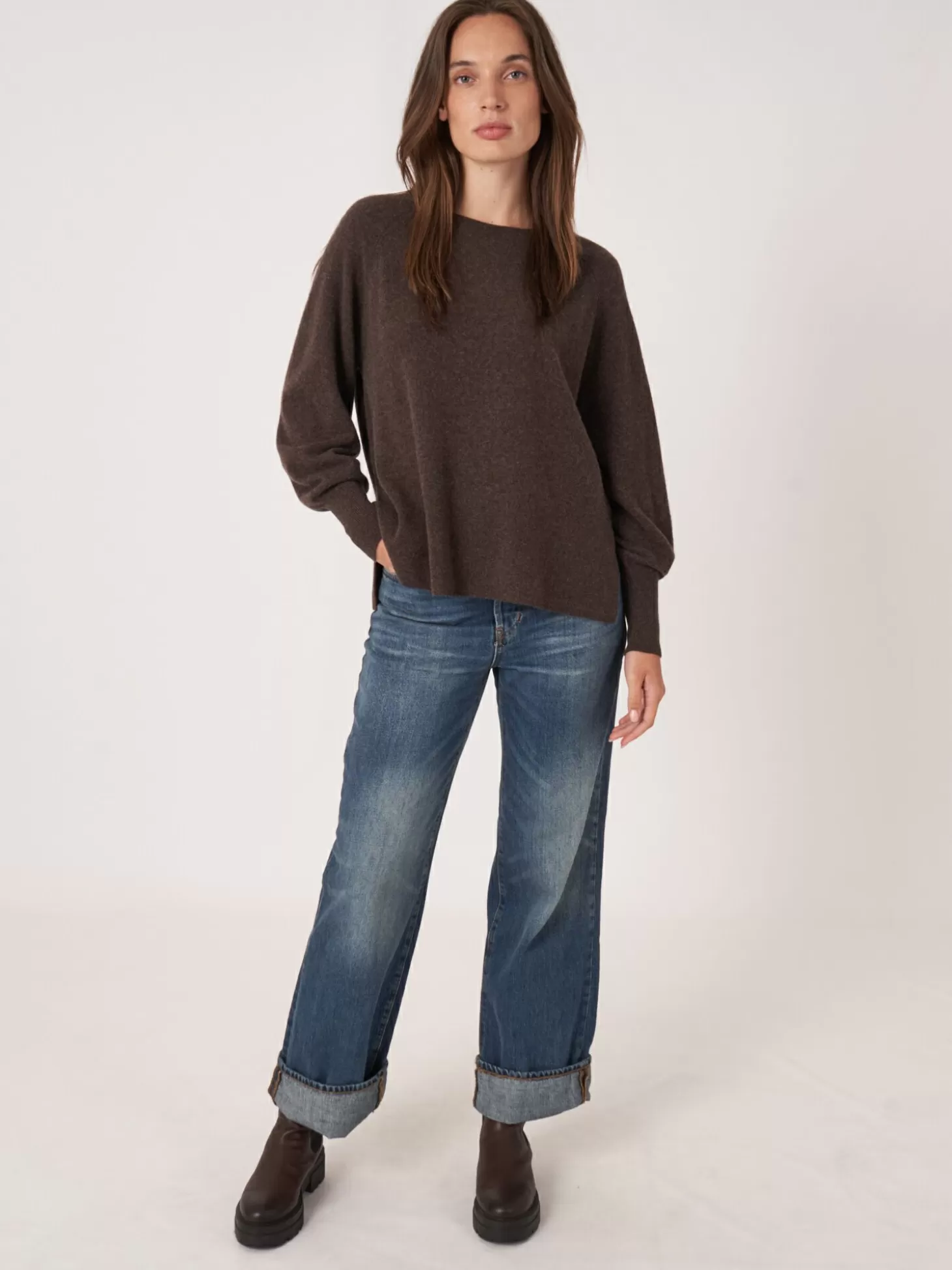 REPEAT cashmere Pull Raglan En Cachemire Avec Ourlet Cotele Et Fente Laterale Chocolate Flash Sale