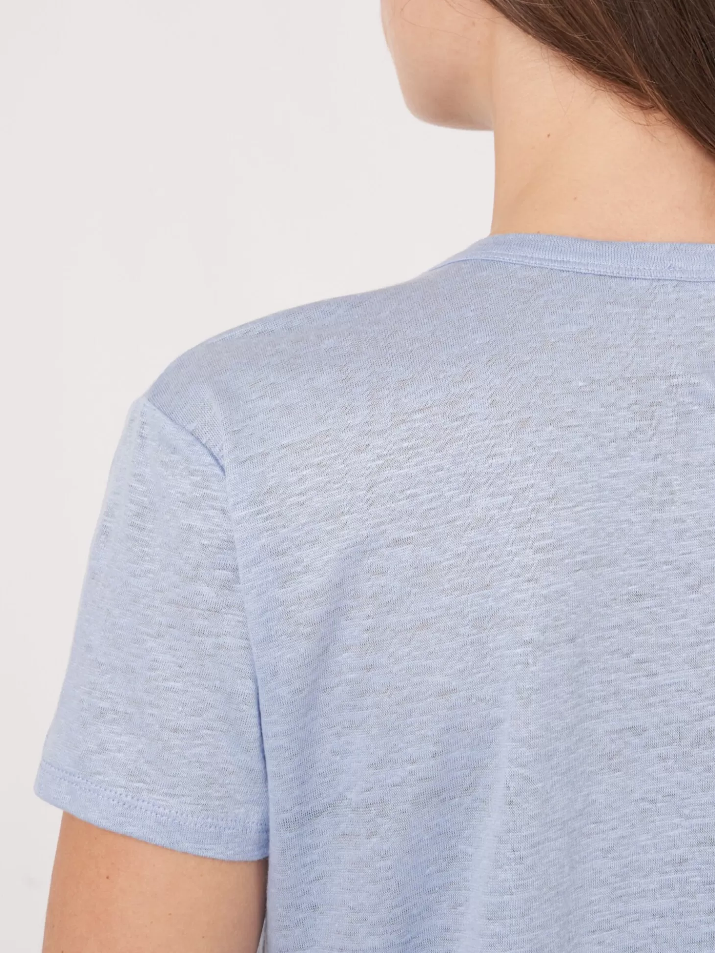 REPEAT cashmere T-Shirt Basique A Col En V En Pur Lin Avec Poche Poitrine Lt Blue Cheap