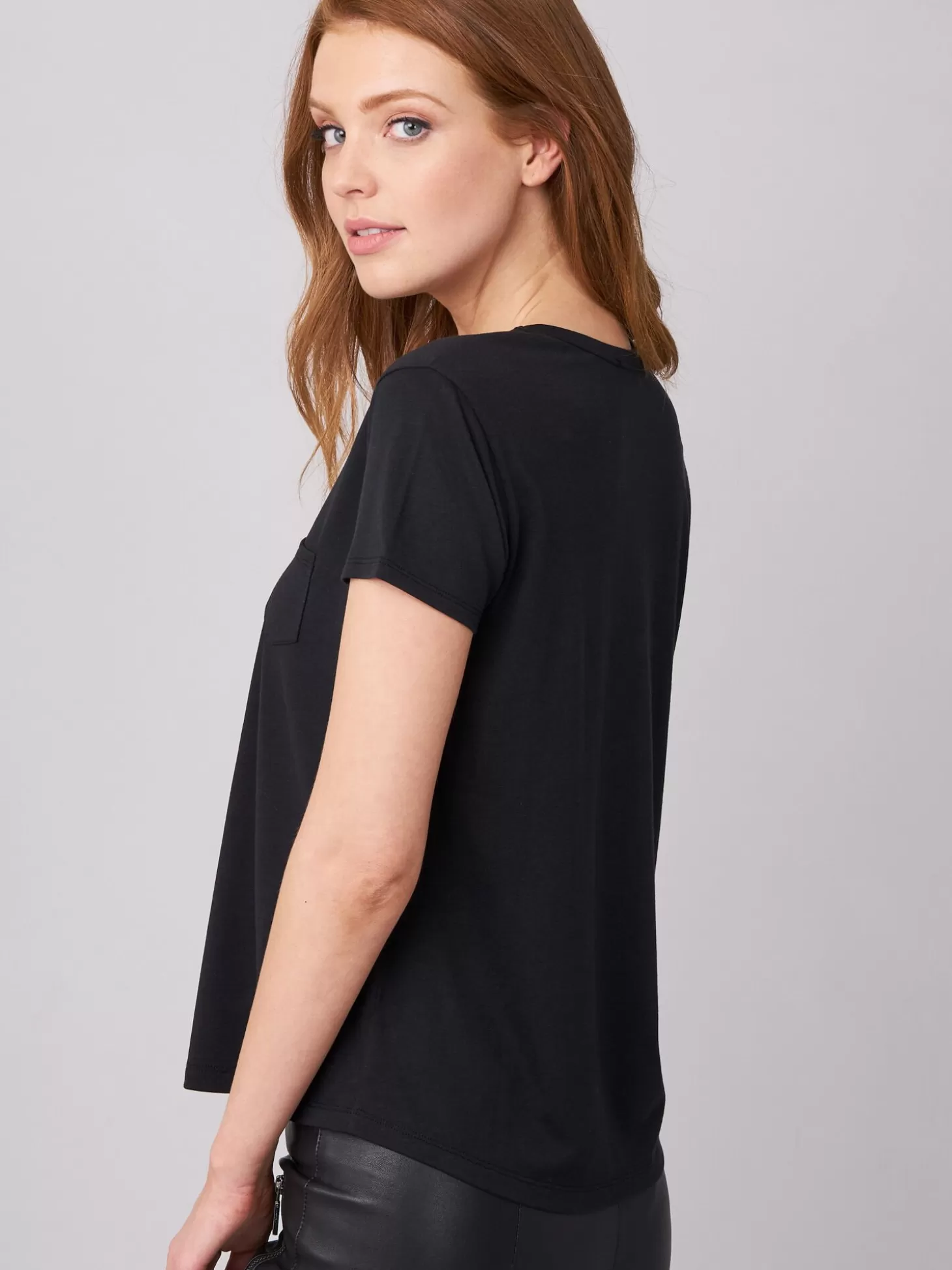 REPEAT cashmere T-Shirt Basique Pour Femme A Col En V Et Poche Poitrine Black Discount