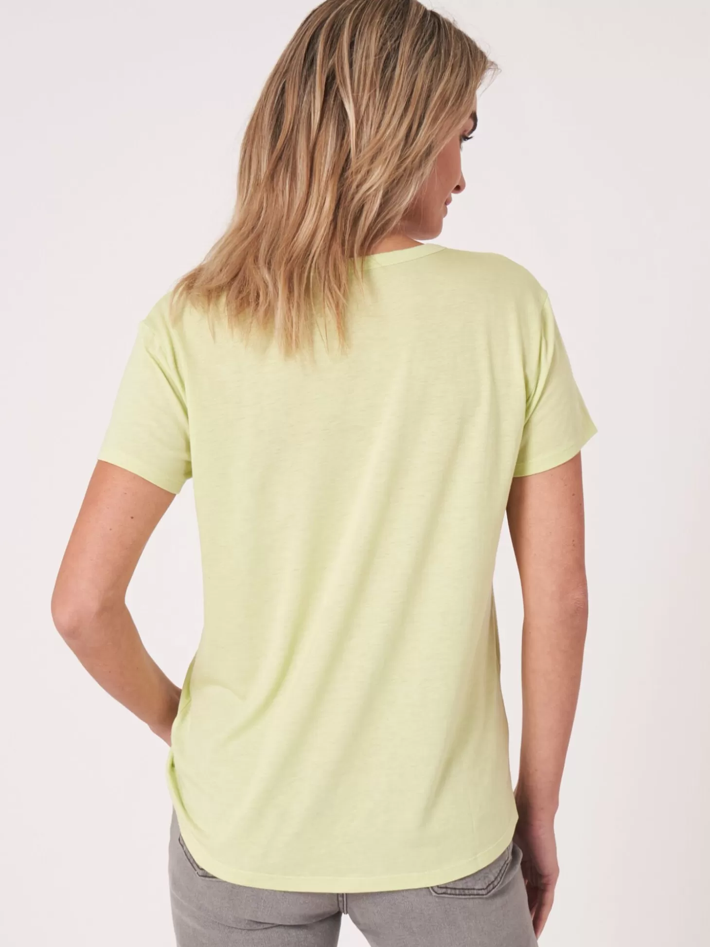 REPEAT cashmere T-Shirt Basique Pour Femme A Col En V Et Poche Poitrine Soda Discount