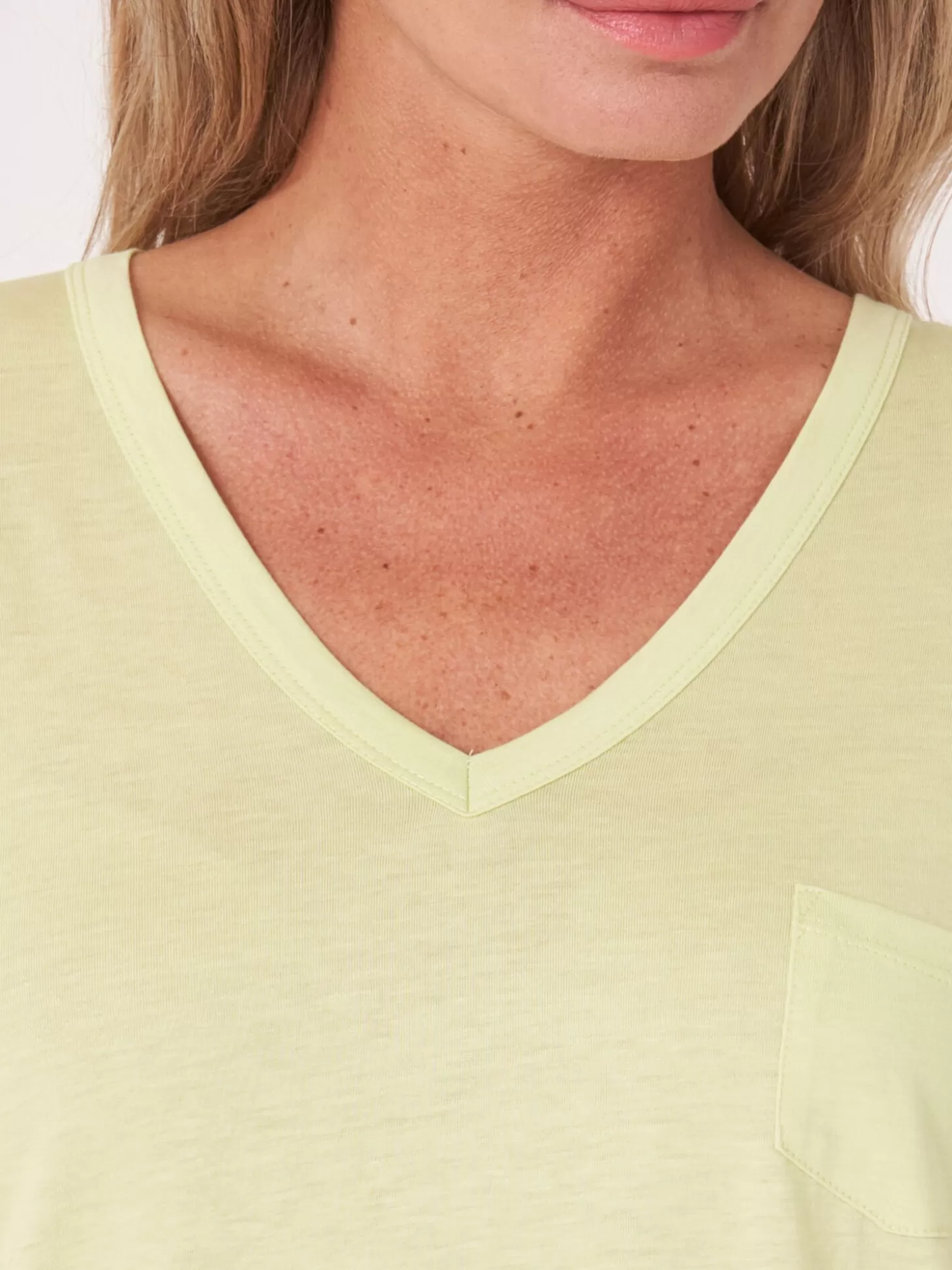 REPEAT cashmere T-Shirt Basique Pour Femme A Col En V Et Poche Poitrine Soda Discount